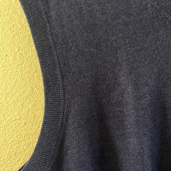 Men's Turbury SZ Large Merino Wool Sweater Vest  (Navy Blue Color) Soft - Picture 6 of 10